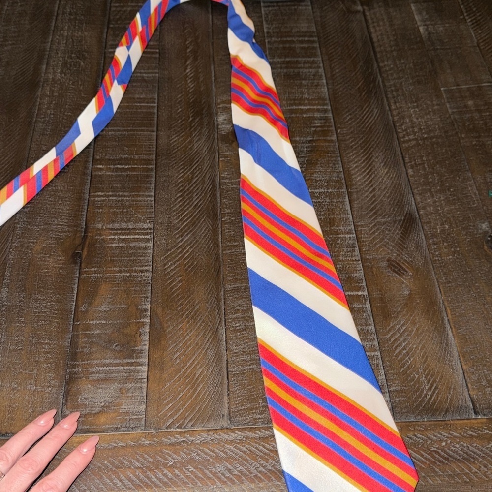 Johnny Carson Vintage Striped Tie - Picture 6 of 7